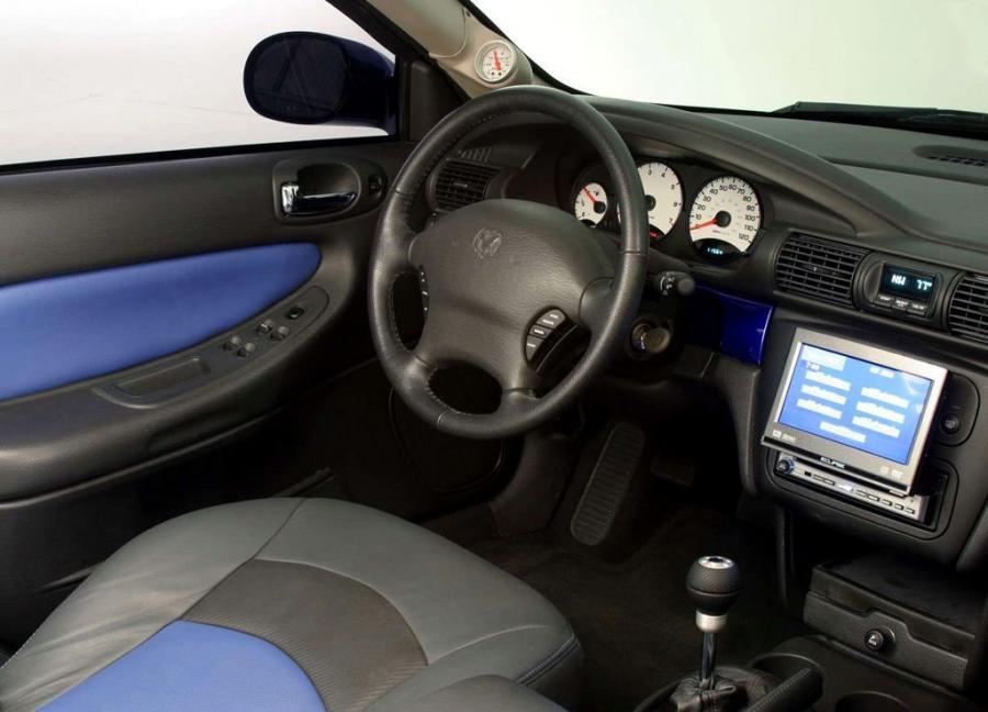  Dodge Stratus Turbo SEMA 2002 года  (фото 5 из 7)